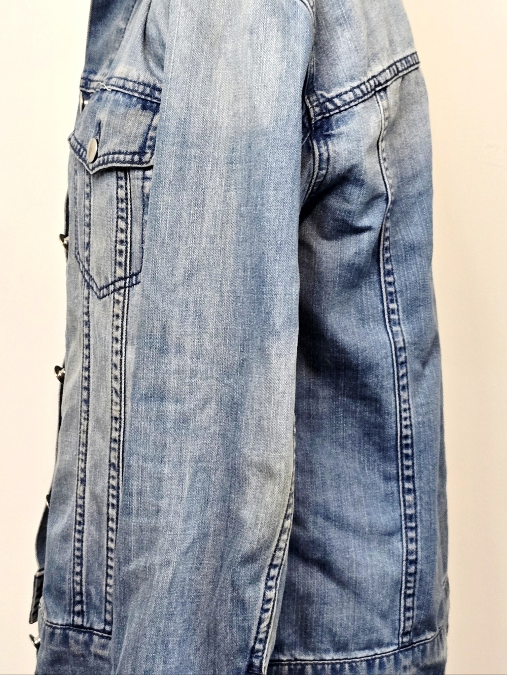 Oversized Denim Jacket Light Wash Button Front Classic Trucker Style Size S - Picture 8 of 10